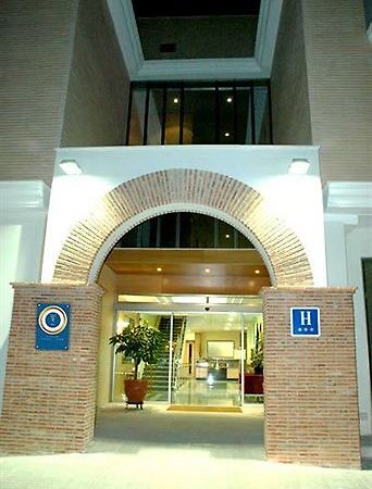 Hotel Isur Llerena Kültér fotó