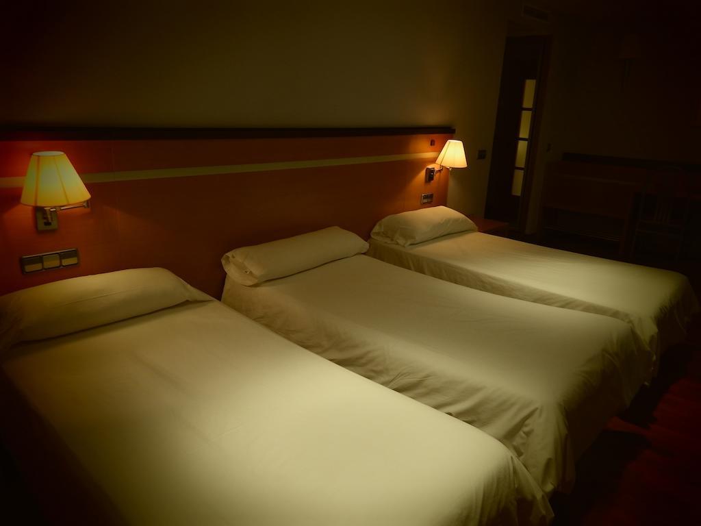 Hotel Isur Llerena Kültér fotó