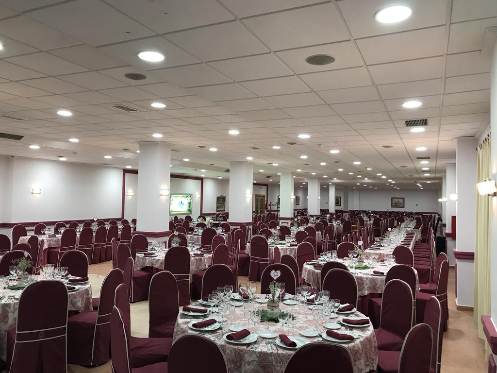 Hotel Isur Llerena Kültér fotó
