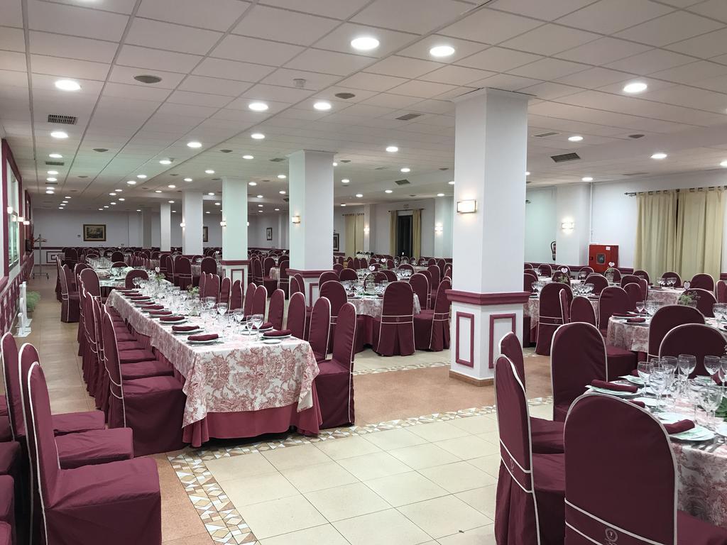Hotel Isur Llerena Kültér fotó