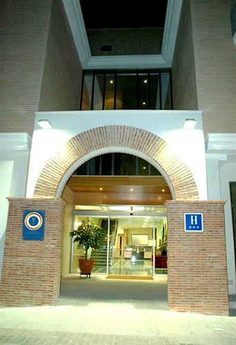 Hotel Isur Llerena Kültér fotó