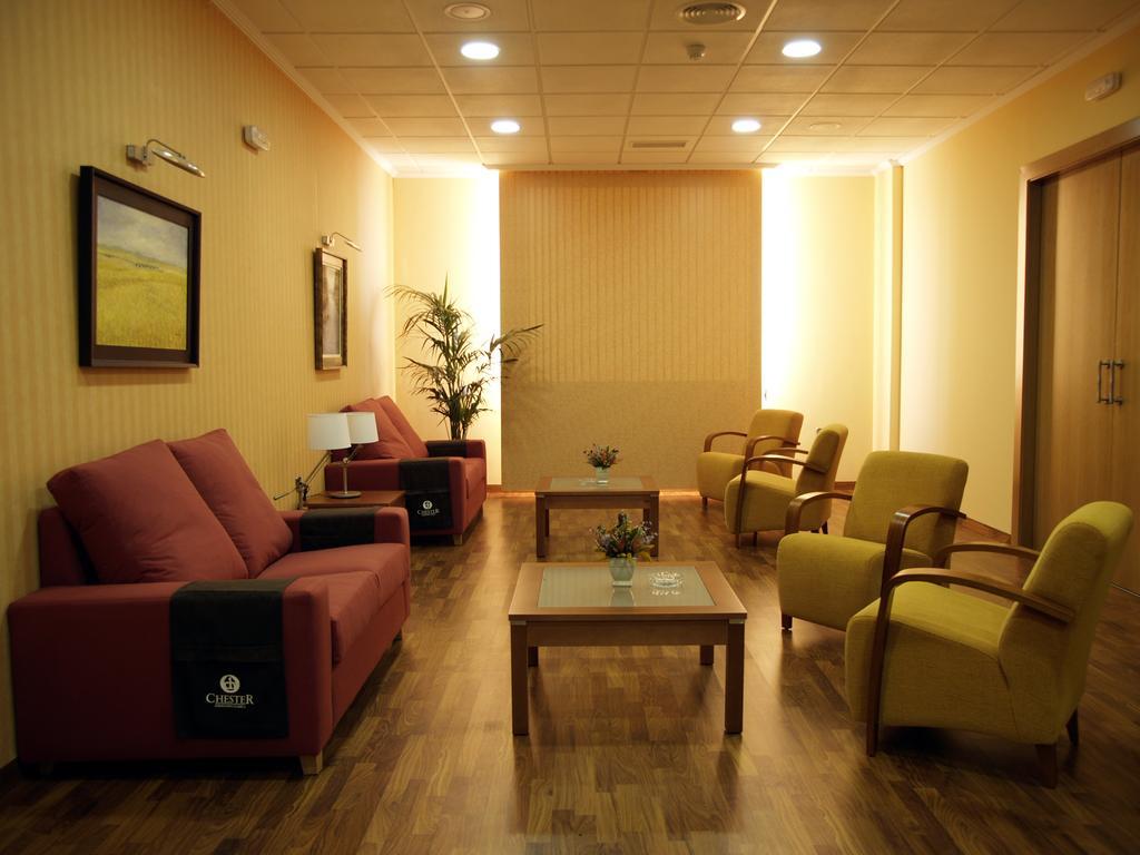 Hotel Isur Llerena Beltér fotó
